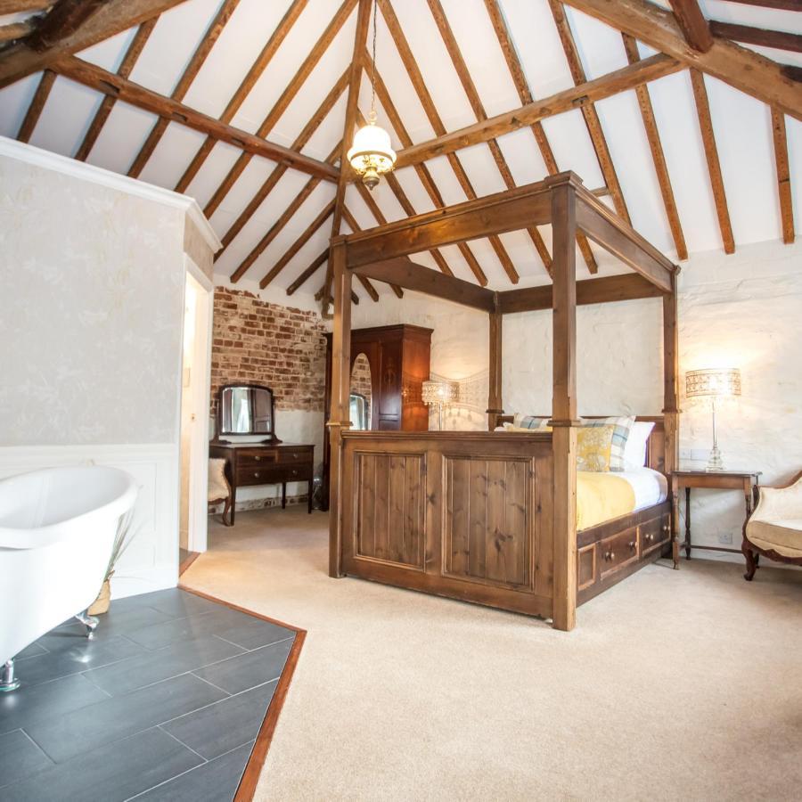 Caistor Hall Arminghall Extérieur photo